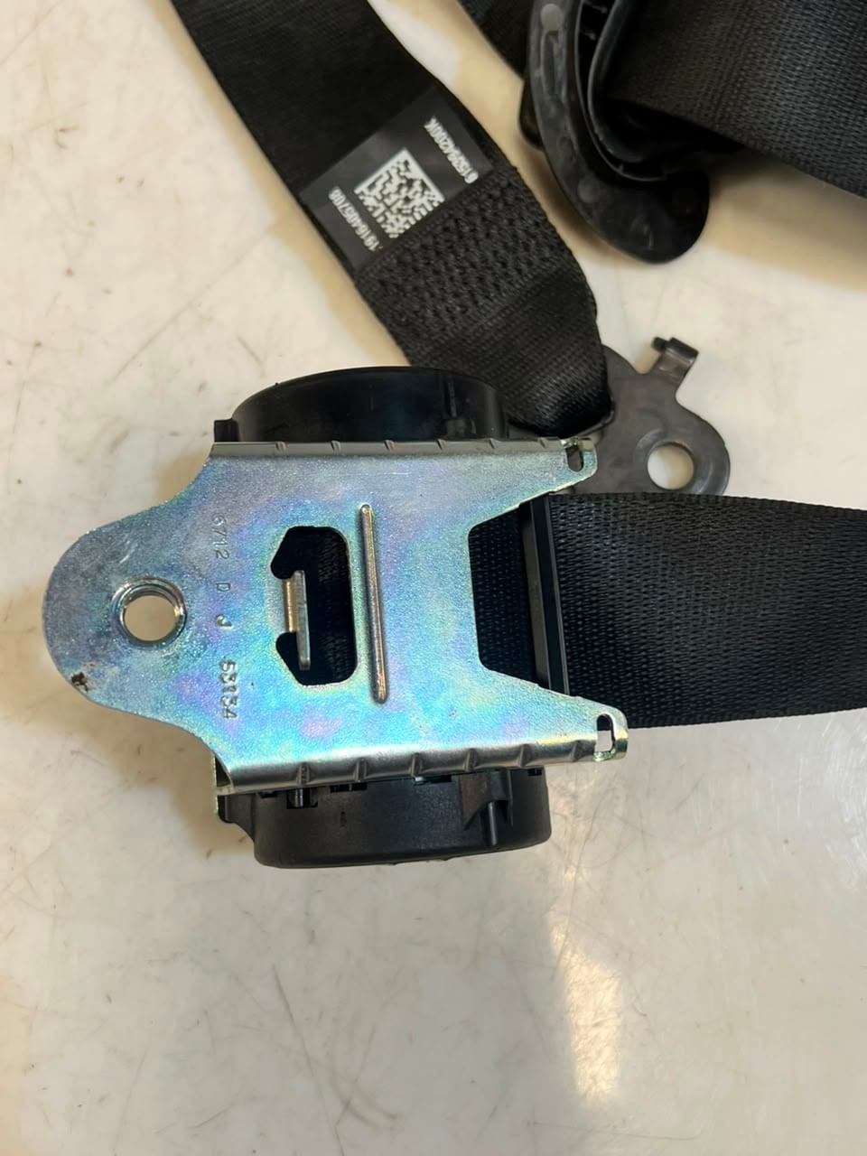 2011-2017 BMW 5 Series F10 F11 Front Seat Belt Left 610126300E OEM