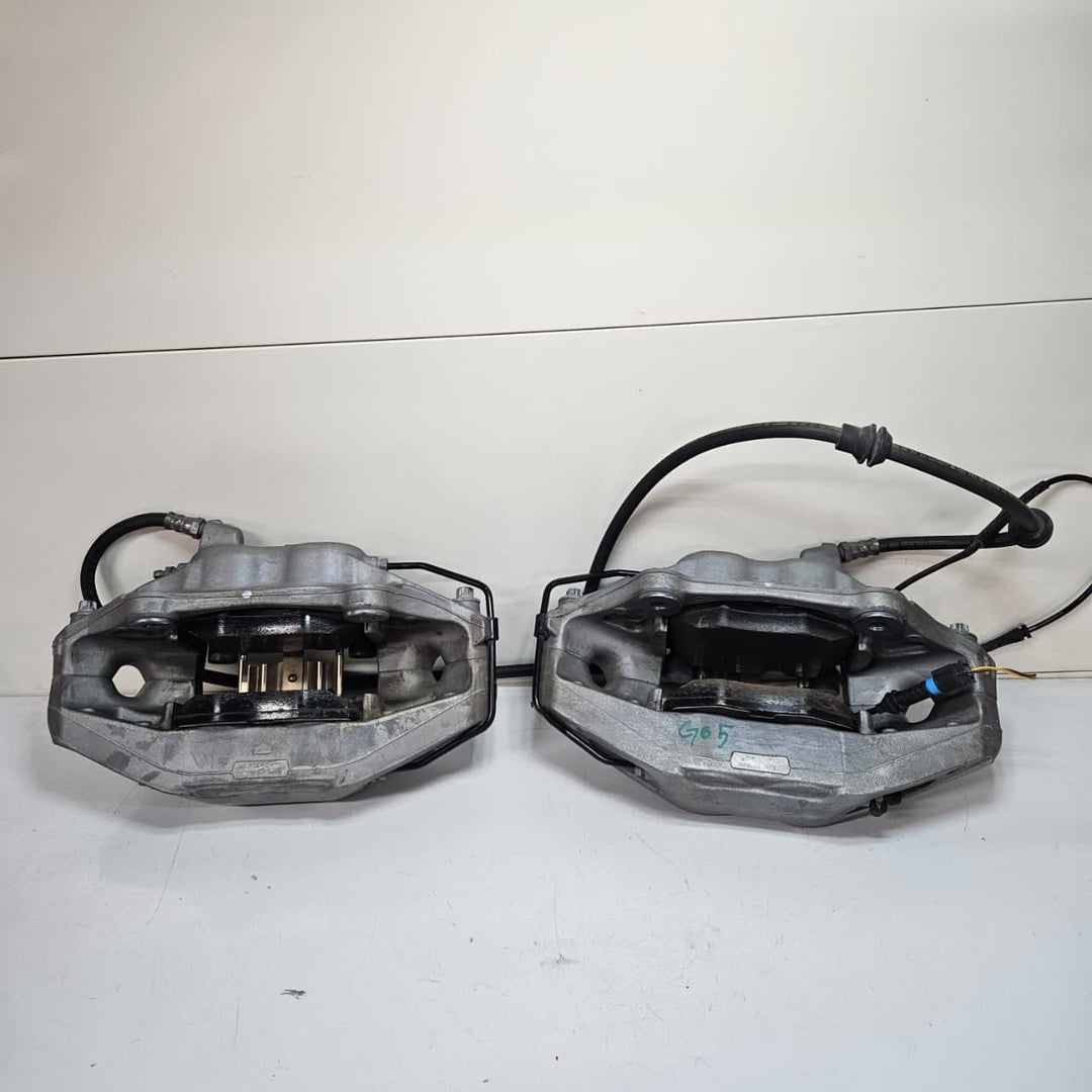2019-2025 BMW X5 X6 X7 Front Right Left Brake Caliper 8843332-8843331 OEM 