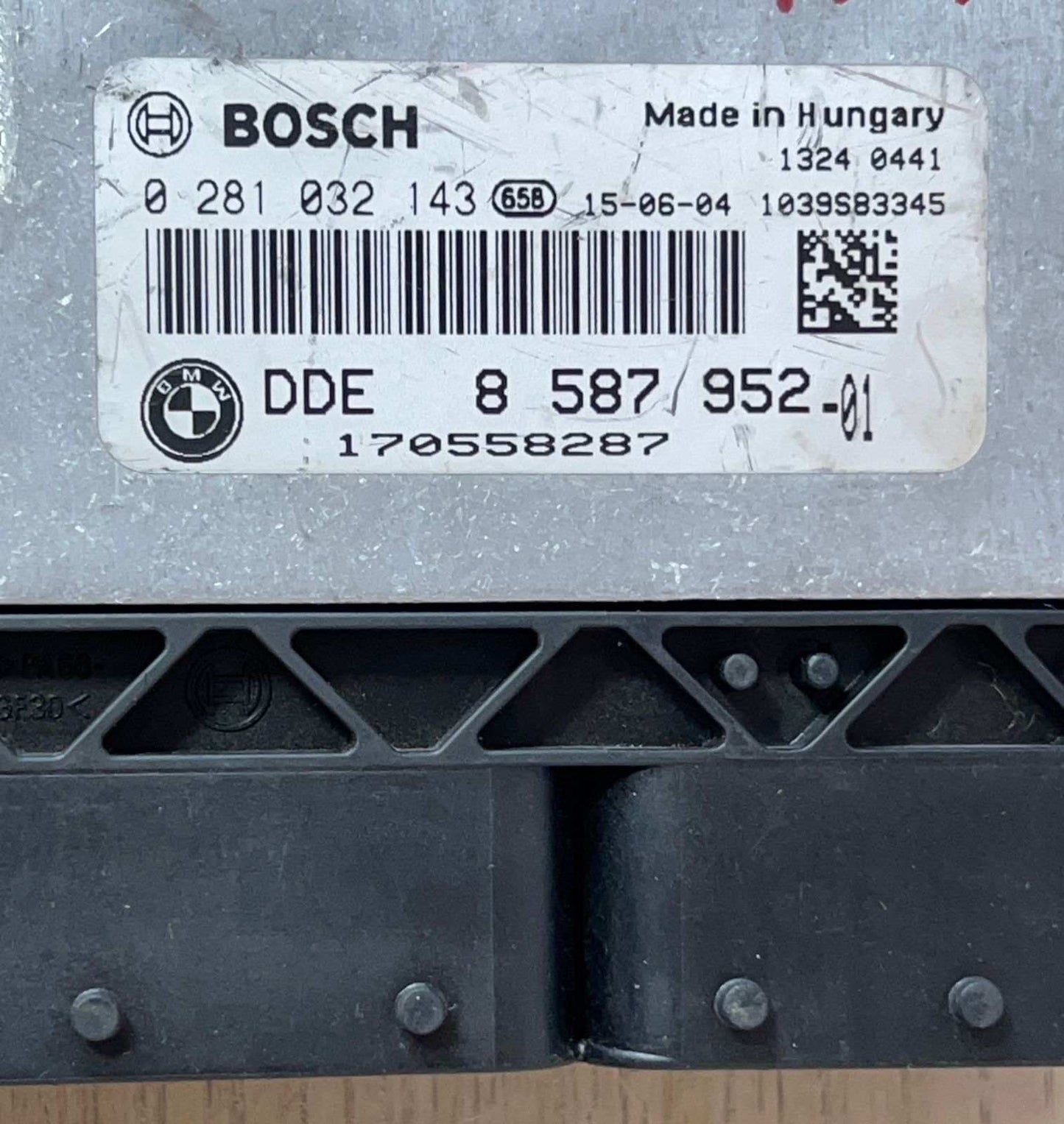BMW Engine Control Unit 8587952