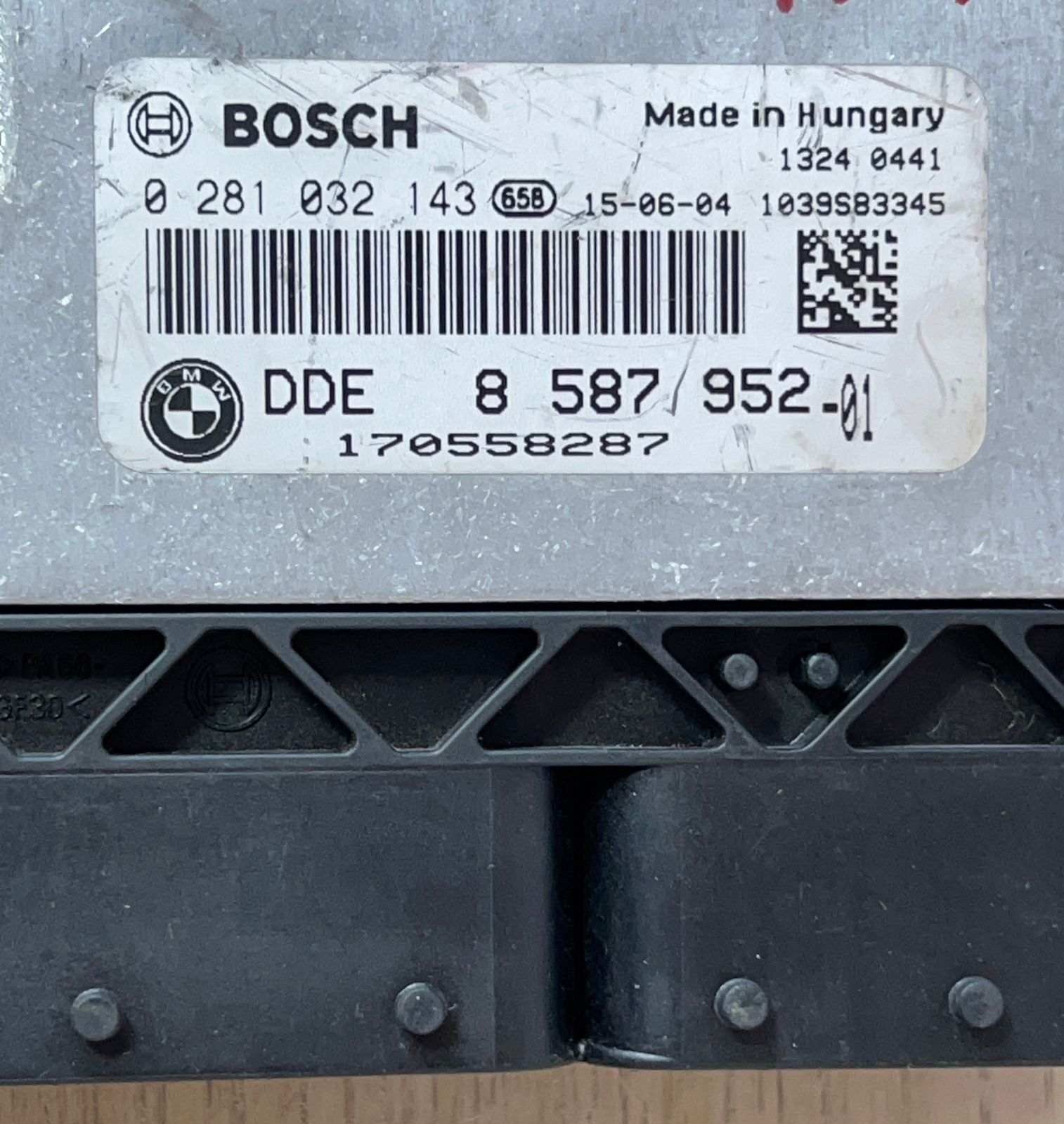 BMW Engine Control Unit 8587952