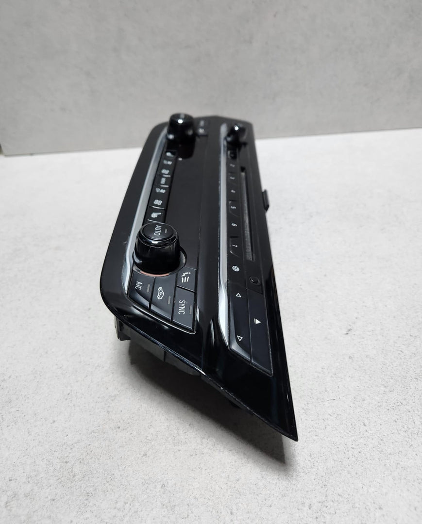2017-2020 BMW 530i Climate Control Switch 6834441 5 Series G30 G31