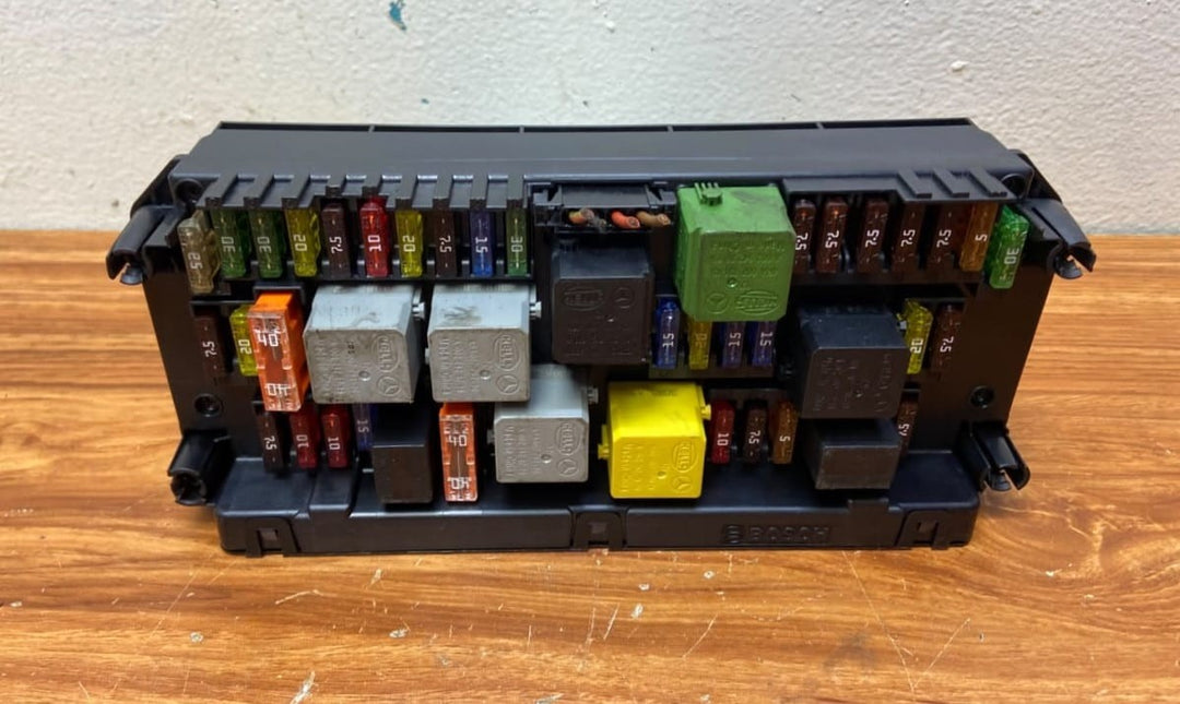 2010-2014 Mercedes CLS550 Sam Module Relay Fuse Box A2129007024 W218 CLS-Class