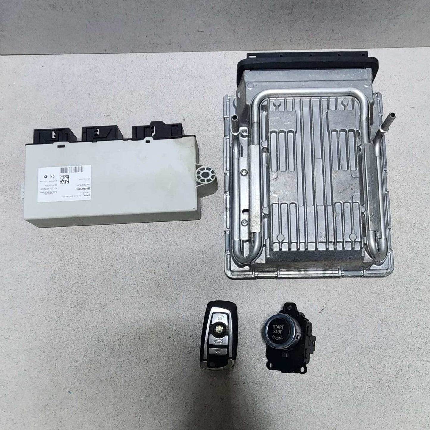 2011-2013 BMW 750i Engine Control Module 7624032 MSD85.0 ECU SET F02 V8 N63