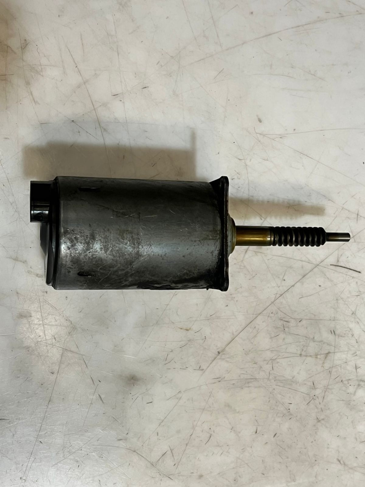 2002-2005 BMW 7 Series E65 E66 and 745i Camshaft Actuator 7506788 OEM