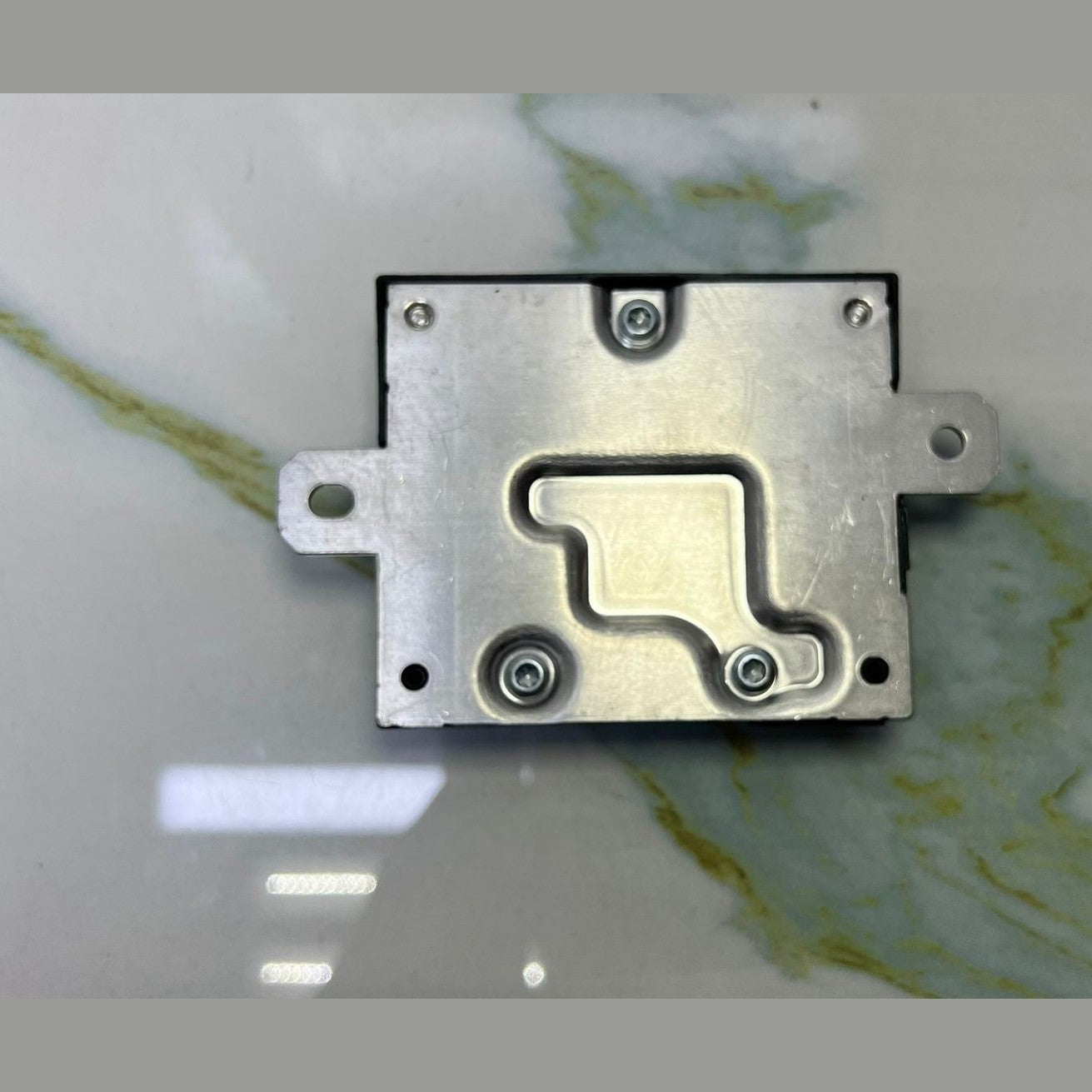 Mercedes-Benz Fuel Pump Computer Control Module A 000 900 24 14 GLC350