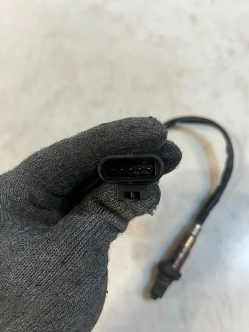 2018-2020 BMW 530e  F20 G01 F21 F22 F30 F31 G30 G31 G11 Oxygen Sensor 8631047