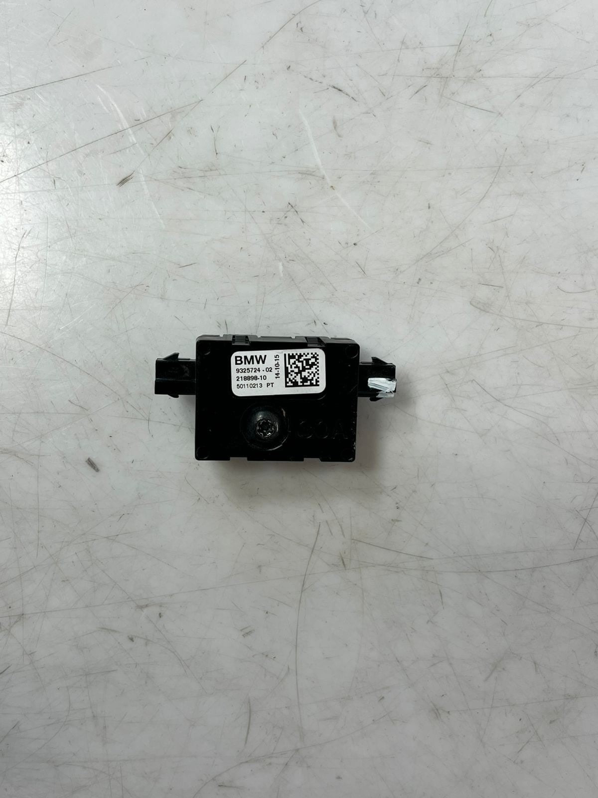 2016-2023 BMW M5 F90, G12, G30, and 530i Antenna Amplifier 9325724 OEM