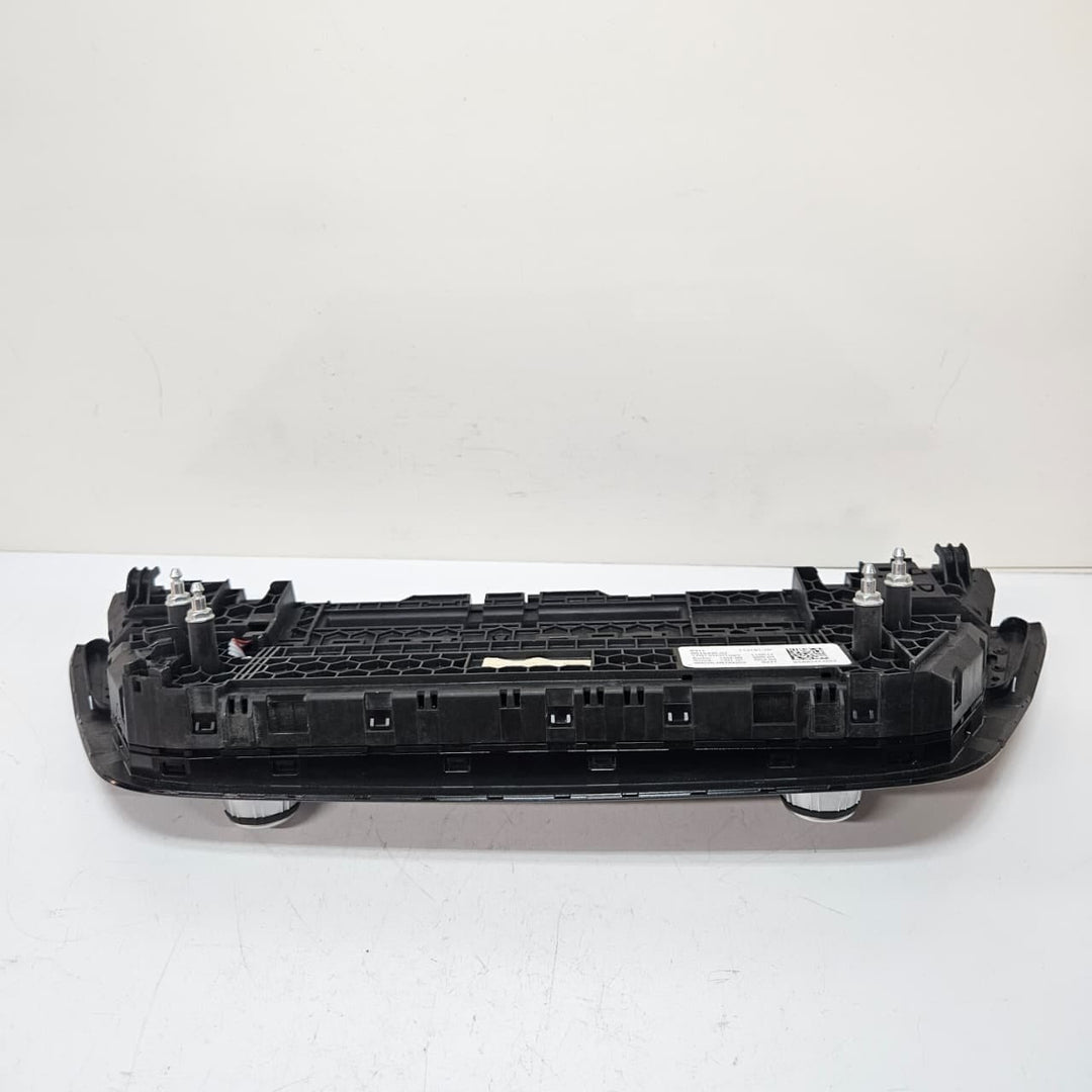2018-2019 BMW 5 Series G30 G31 G38 530e Climate Control Panel 6834435