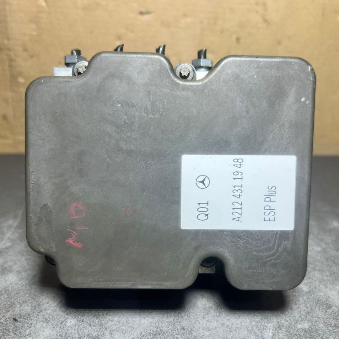 13-16 Mercedes W212 E-Class ABS Anti Lock Brake Pump Module A212 4311948 OEM