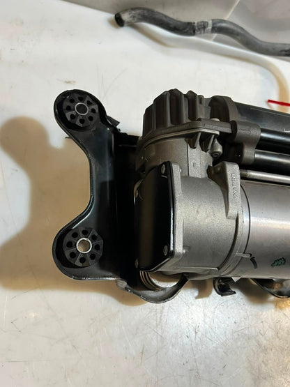 2013-2019 BMW X5 F15, F85, and X6 F16 AIR Suspension Compressor PUMP 26071611