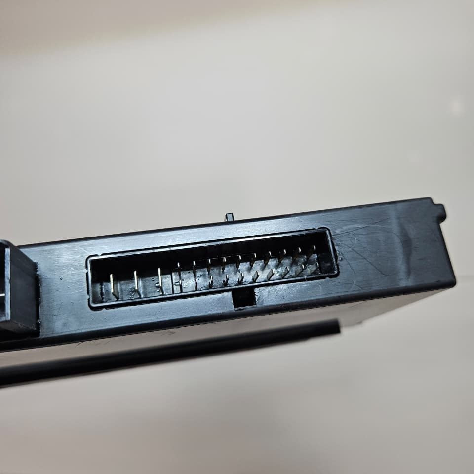 Genuine 2011-2016 BMW 550i Body Control Module 9286942