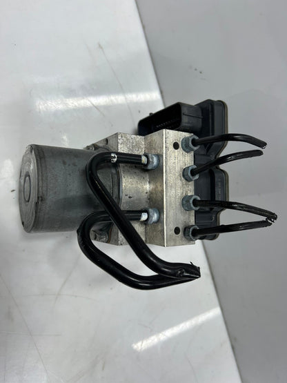 2014-2018 BMW F15 X5 and F16 X6 35iX Abs DIsc Brake Pump Control Module 6864798