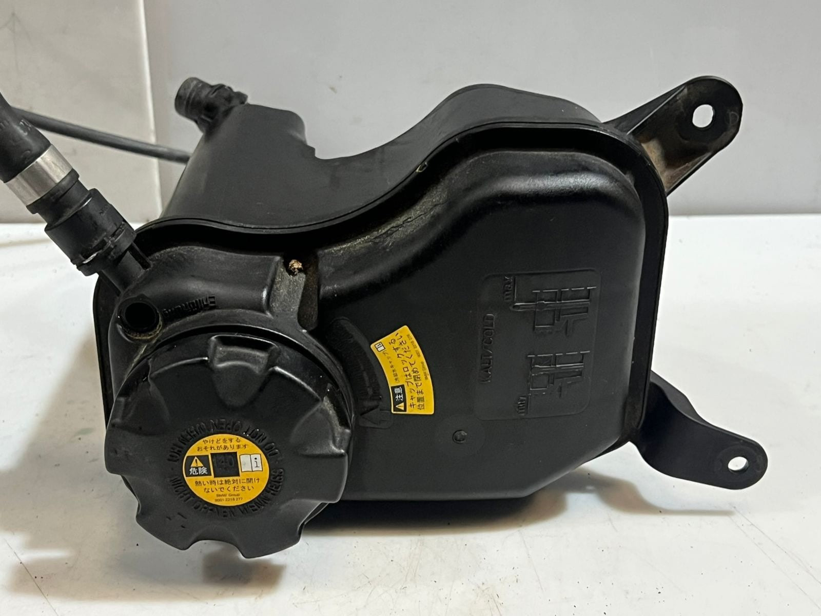 2006-2013 BMW E90 E91 E92 E93 E82 E84 335 330 Coolant Expansion Tank 7607482 OEM