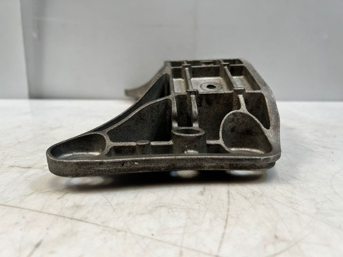2008-13 BMW M3 E90 E92 E93 4.0L S65 MANUAL Transmission Crossmember 2283099 OEM