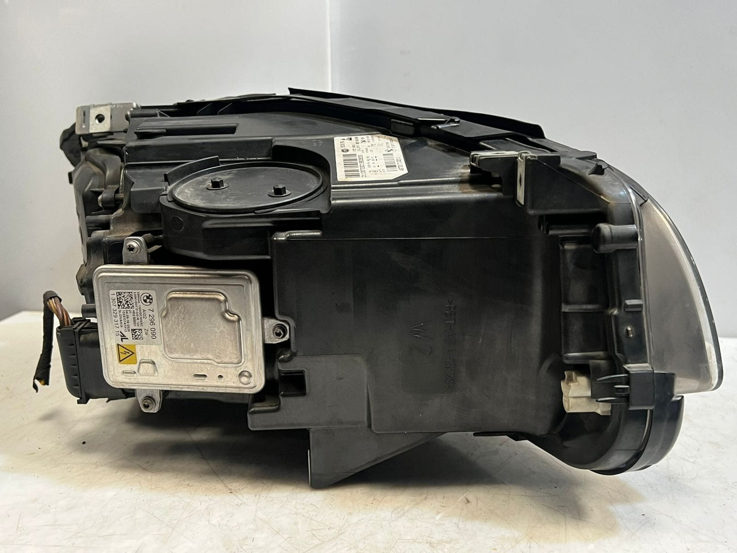 BMW 5 Series F10 F11 Xenon Adaptive Headlight FR ECE Bi Xenon 7317134 7317133