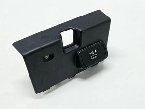 6807232-2019-2024 BMW 330i G26 C Type USB Port With Trim OEM