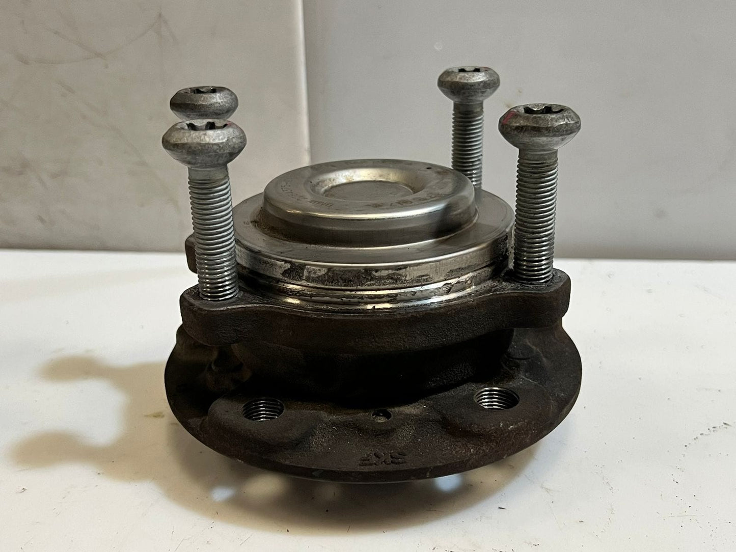 2011-2018 BMW 5' 6' M6 M5 F06 F12 F13 F10 Wheel Hub With Bearing 2284375 OEM