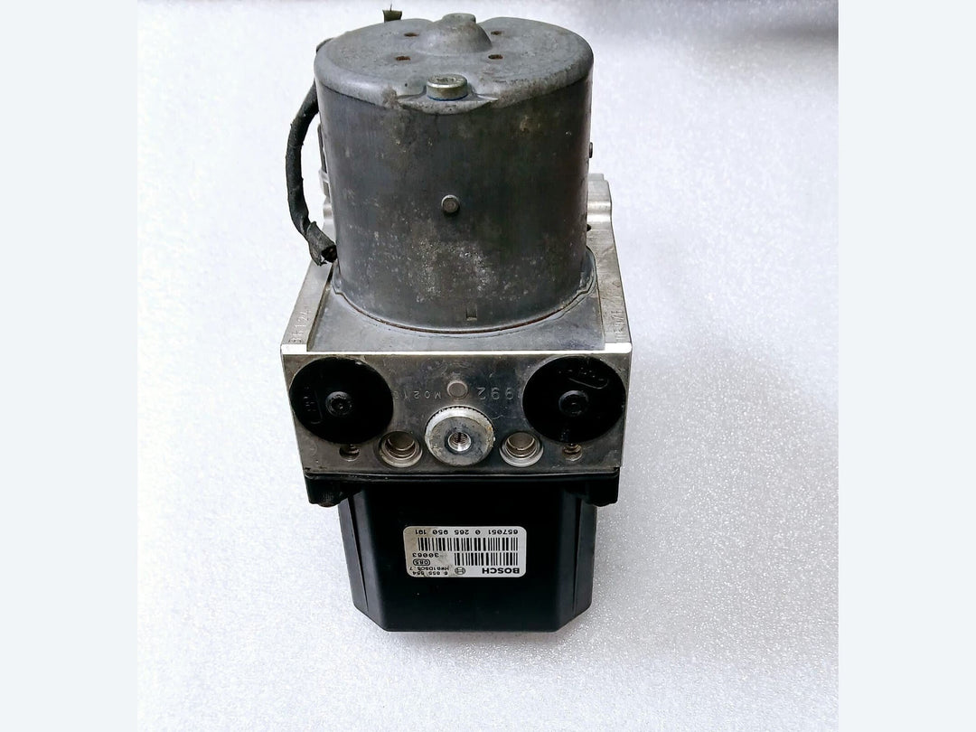 2002 - 2005 BMW 745i abs pump & module anti-lock brake unit 6761781/6855554