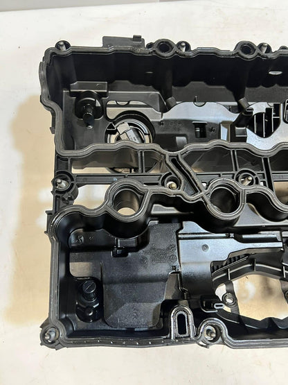 BMW Cylinder Head Cover 7611277