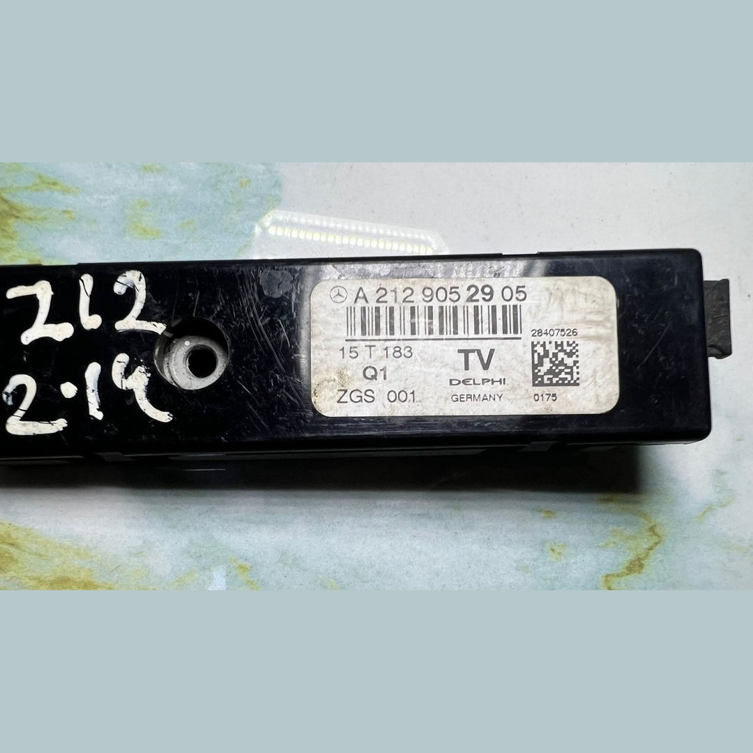 2014-2015 Mercedes Antenna Amplifier A2129052905 E-Class W212 E220 