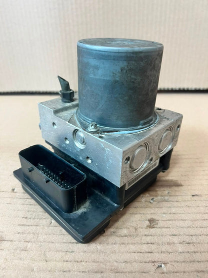 2000-2006 BMW X5 E53 Abs Pump And Control Module 6773012 OEM