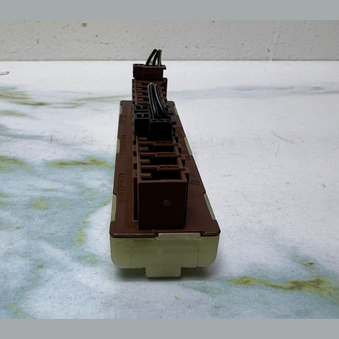 Mercedes Electrical Connector Housing Distributor Block A0045467640 C-Class W204