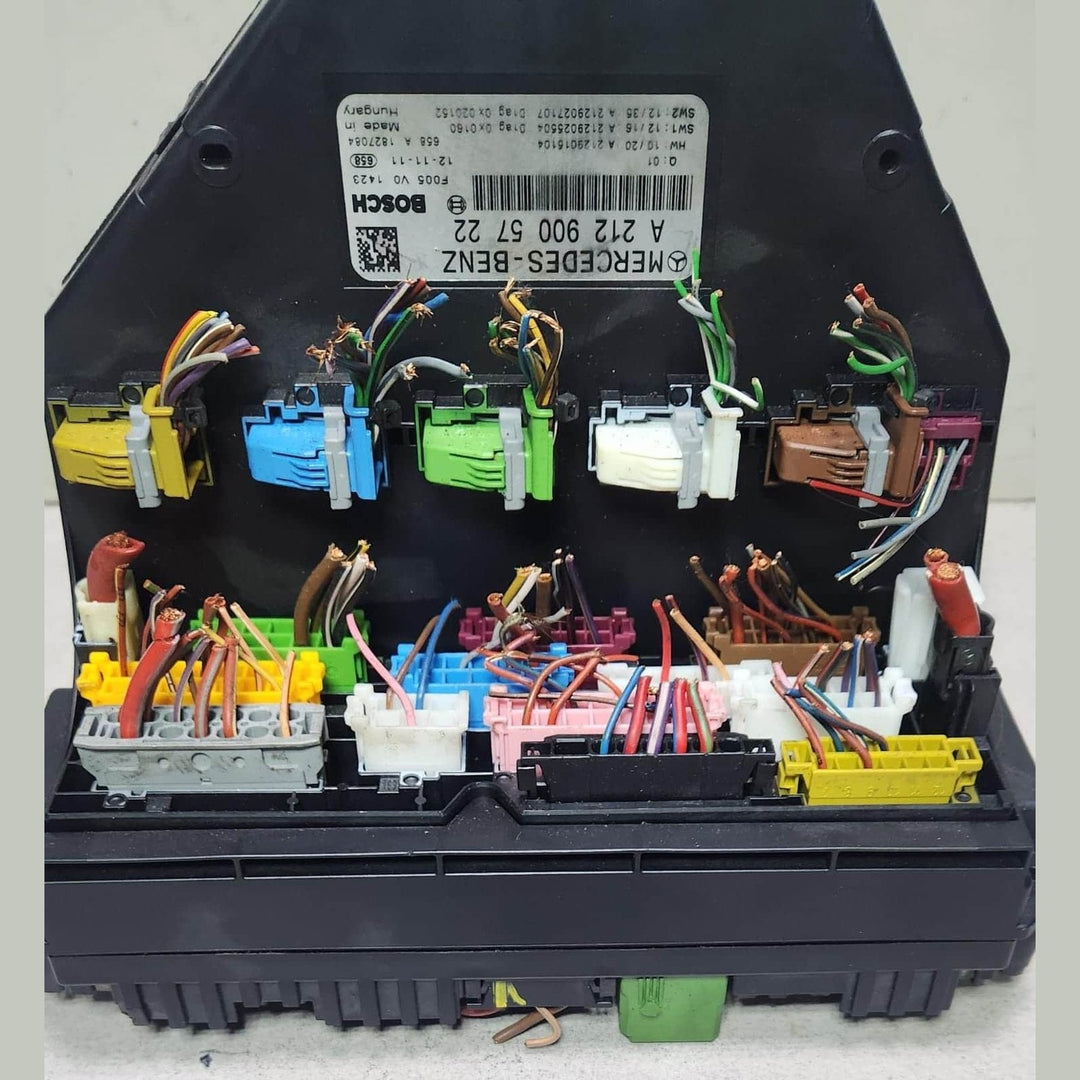 Mercedes-Benz Fuse Box A2129005722 C-Class W204 and E-Class W212