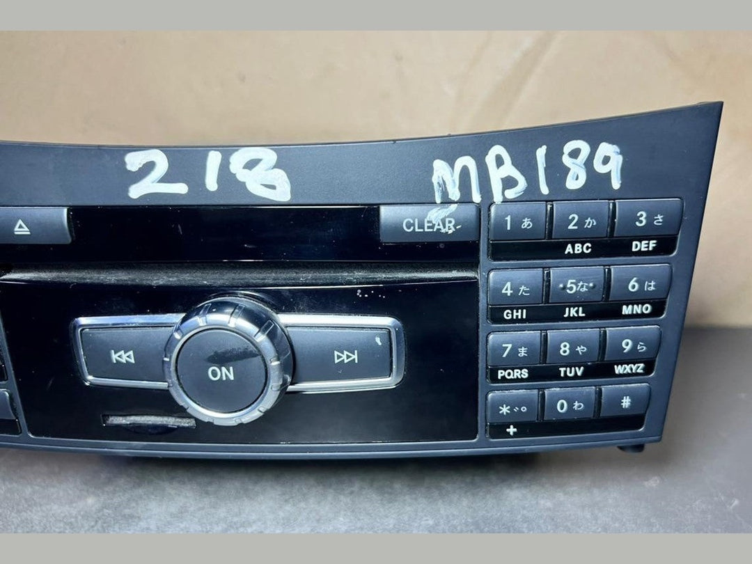 Mercedes W218 Navigation Command Radio Audio Head Unit CD Player A218 9008702