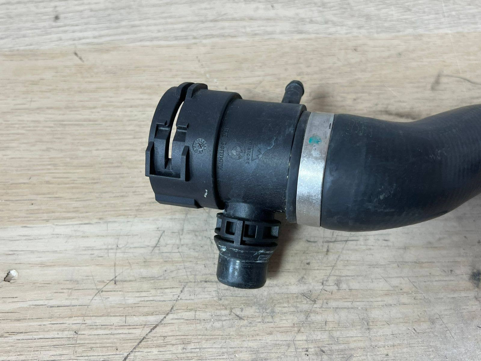 2012-2016 BMW 528i xDrive 528i Upper Radiator Coolant Hose 17127619684 
