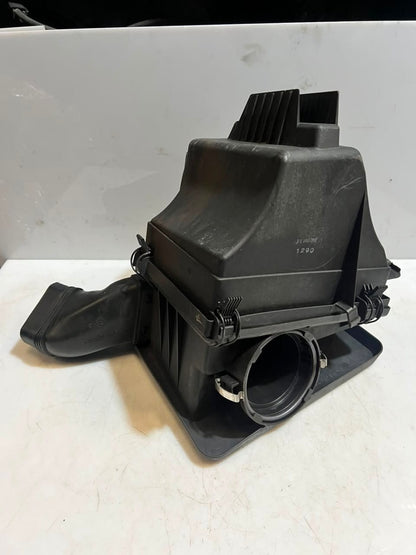 2001-2006 BMW 330Ci E46 3 Series Air Filter Housing 7501975 OEM