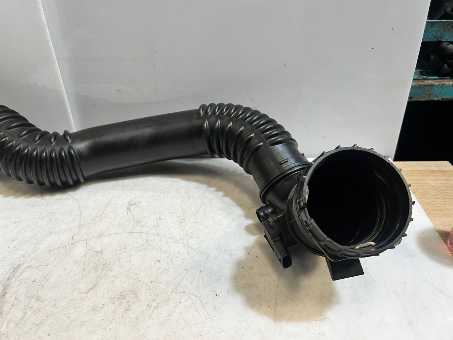 2011-16 BMW 528i 5' F10 F11 Turbo Intercooler Charge Air Intake Pipe 7612091 OEM