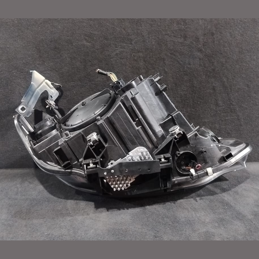 BMW 4 F32 F33 F36 F82 M4 F82 F83 F36 HEADLIGHT BI-XENON FRONT LEFT - 7410787