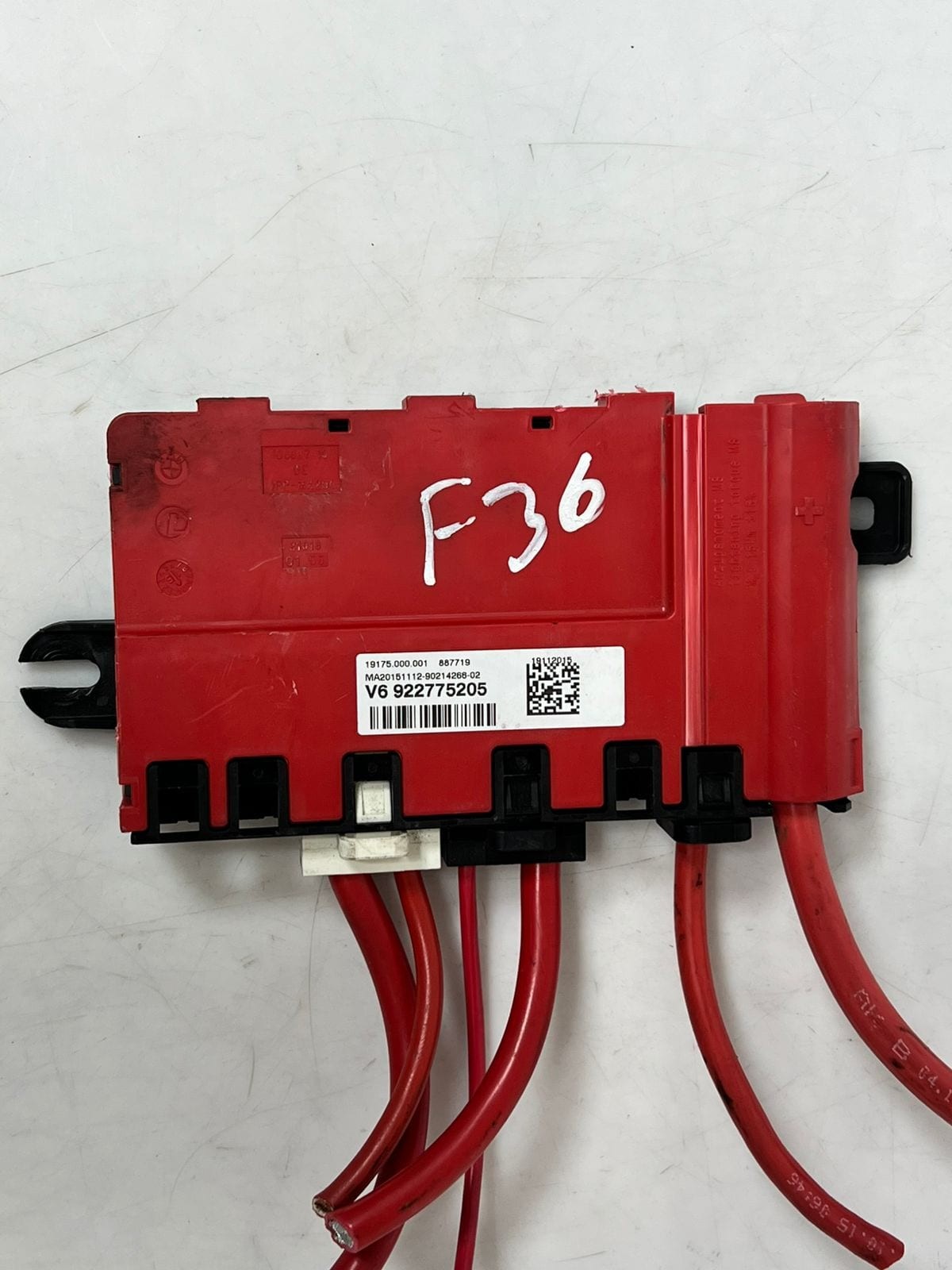12-16 BMW 328i  F30 F31 F34 Battery Power Distribution B+ FUSE Box 9227752 OEM