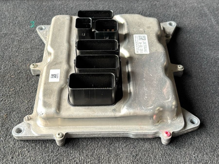 BMW F01 F02 F06 F07 F12  550i 650i 8 614 ENGINE CONTROL UNIT MODULE - 8614915