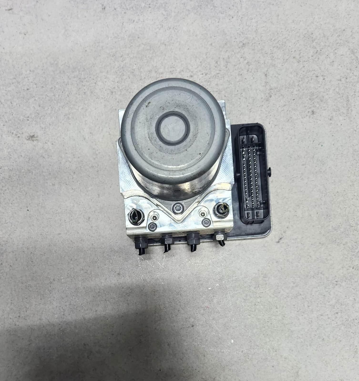 2020 BMW 530e Abs Pump 5A28346 5 Series G30 G31 OEM