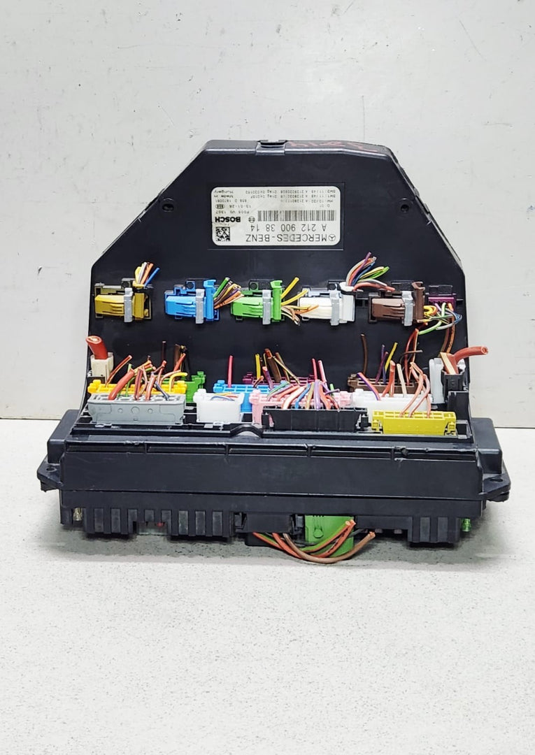 10-16 Mercedes-Benz W212 W204 Front SAM Module Relay Fuse Box A212 9003814 OEM