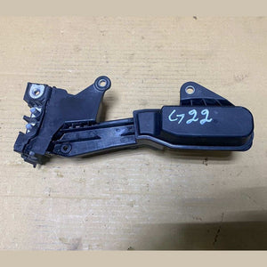 2019-2025 BMW 330i Jump Start Battery Voltage Terminal 6842526,3 Series G20, 4 S