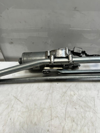 2010-2015 BMW X1 E84 Front Windshield Wiper Motor And Linkage 2992466 OEM