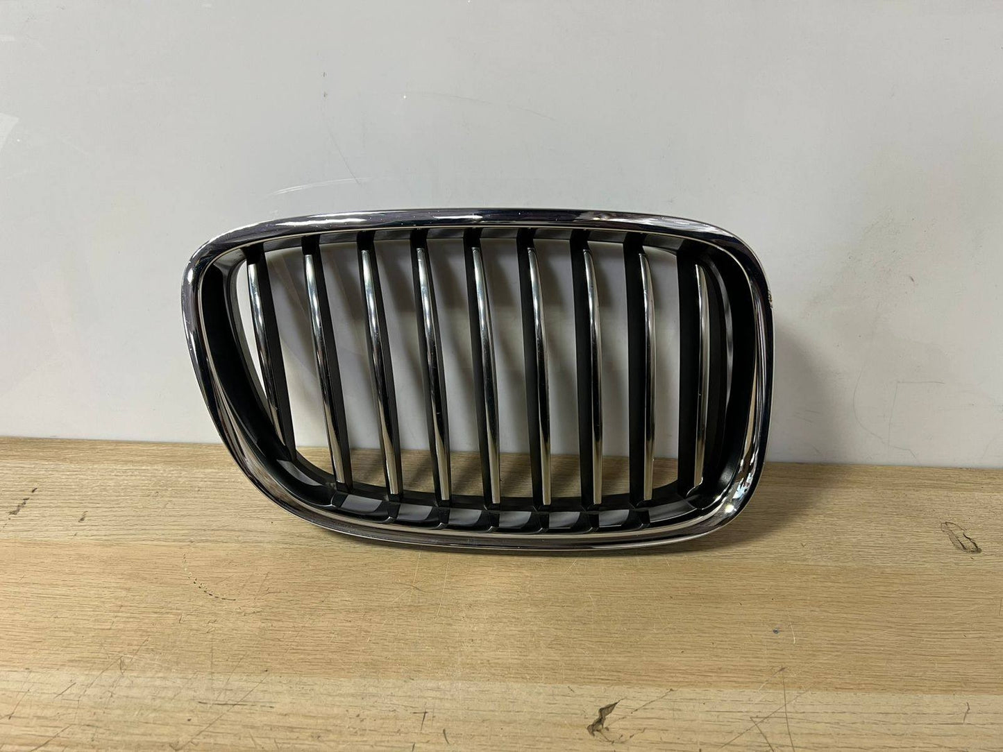 BMW 5 Series GT F07 2009 Front Right Upper Bumper Grille Trim Chrome OEM 7200170