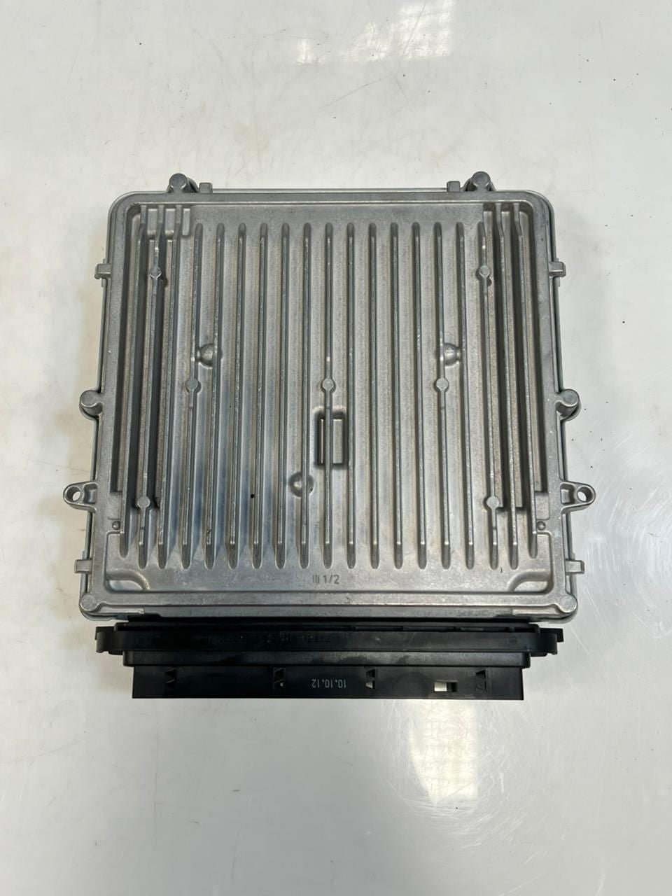 2012 BMW F13 N57D30B Engine Control Unit ECU ONLY DDE 8572873 OEM