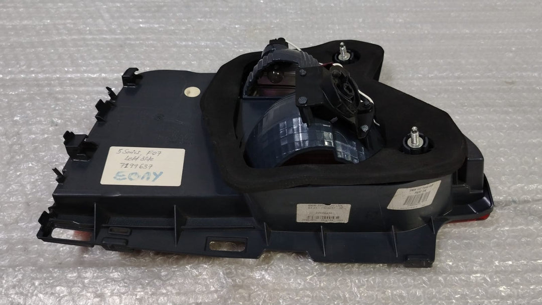 OEM BMW F07 Rear Light In Trunk Lid Left Side N/S Gran Turismo 7199637
