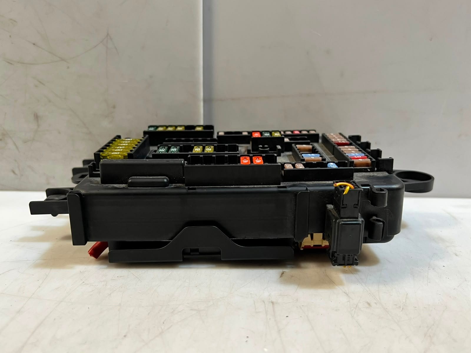 2012-2016 BMW 3 Series F30, F31, F32, and F35 328i Fuse MODULE Box 9261112 OEM
