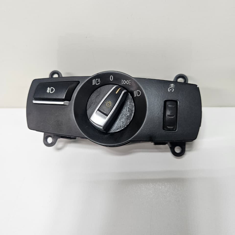 BMW F25 X3 Head Light Switch Control Panel Lamp Element 6803962