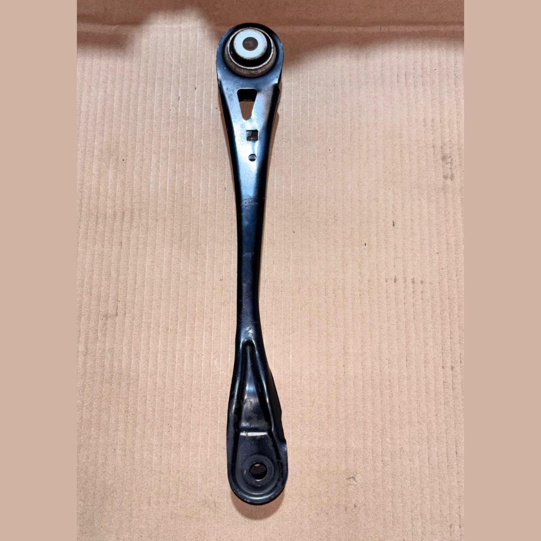 BMW 5 SERIES G30 6 SERIES G32 G14 7 SERIES G12 REAr TRAILING ARM  RUBBER 6861114