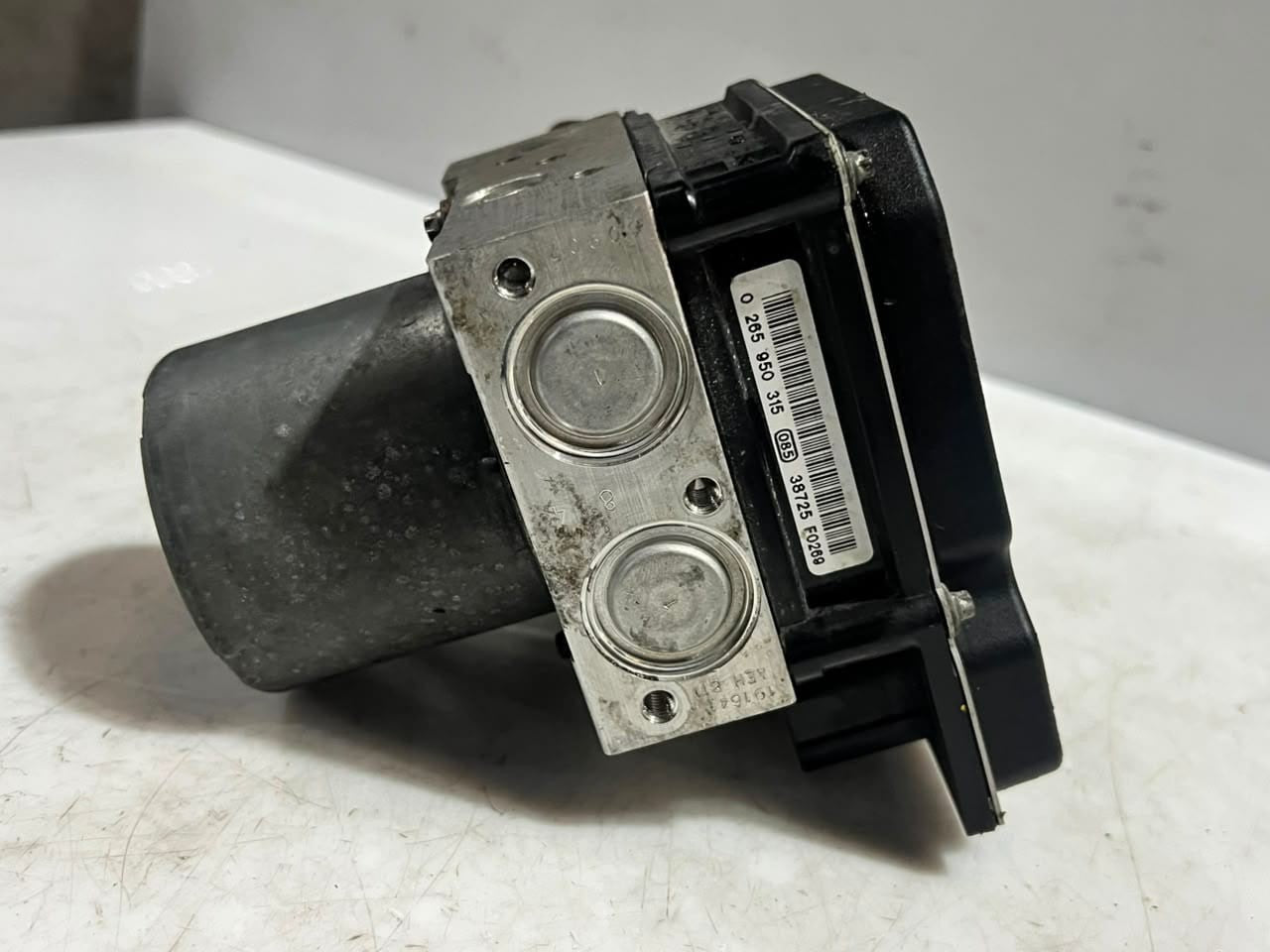 BMW 5 Series E60 E61 E63 E64 ABS Pump with Control Module 6766300 OEM