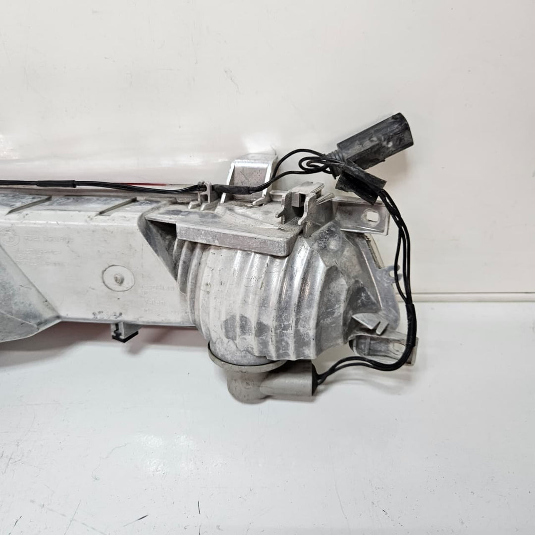 6911900-2004-2005 BMW 6 Series E63 E64 645Ci Taillight Rear Lower Right OEM