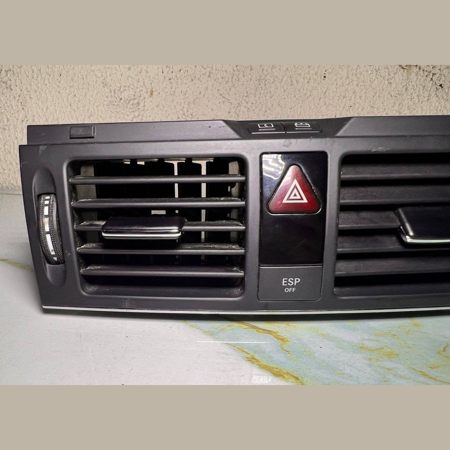 Mercedes-Benz W204 C-Class Air Vent A 204 830 41 54