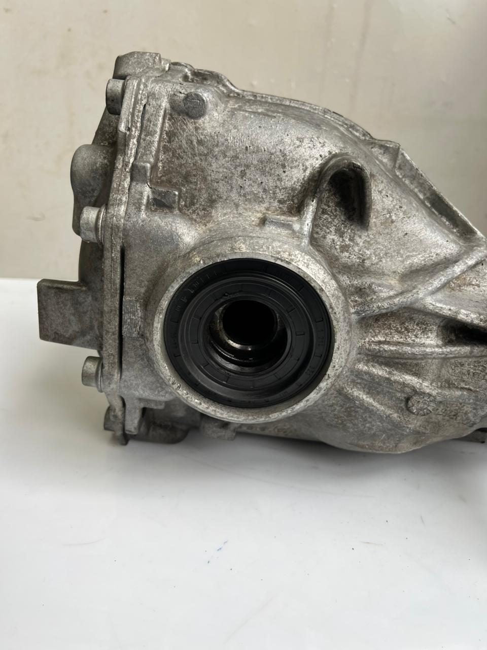 BMW 5 Series F10 F11 520d 525d 7 Series F02 Rear Differential 7584450 2.93 Ratio