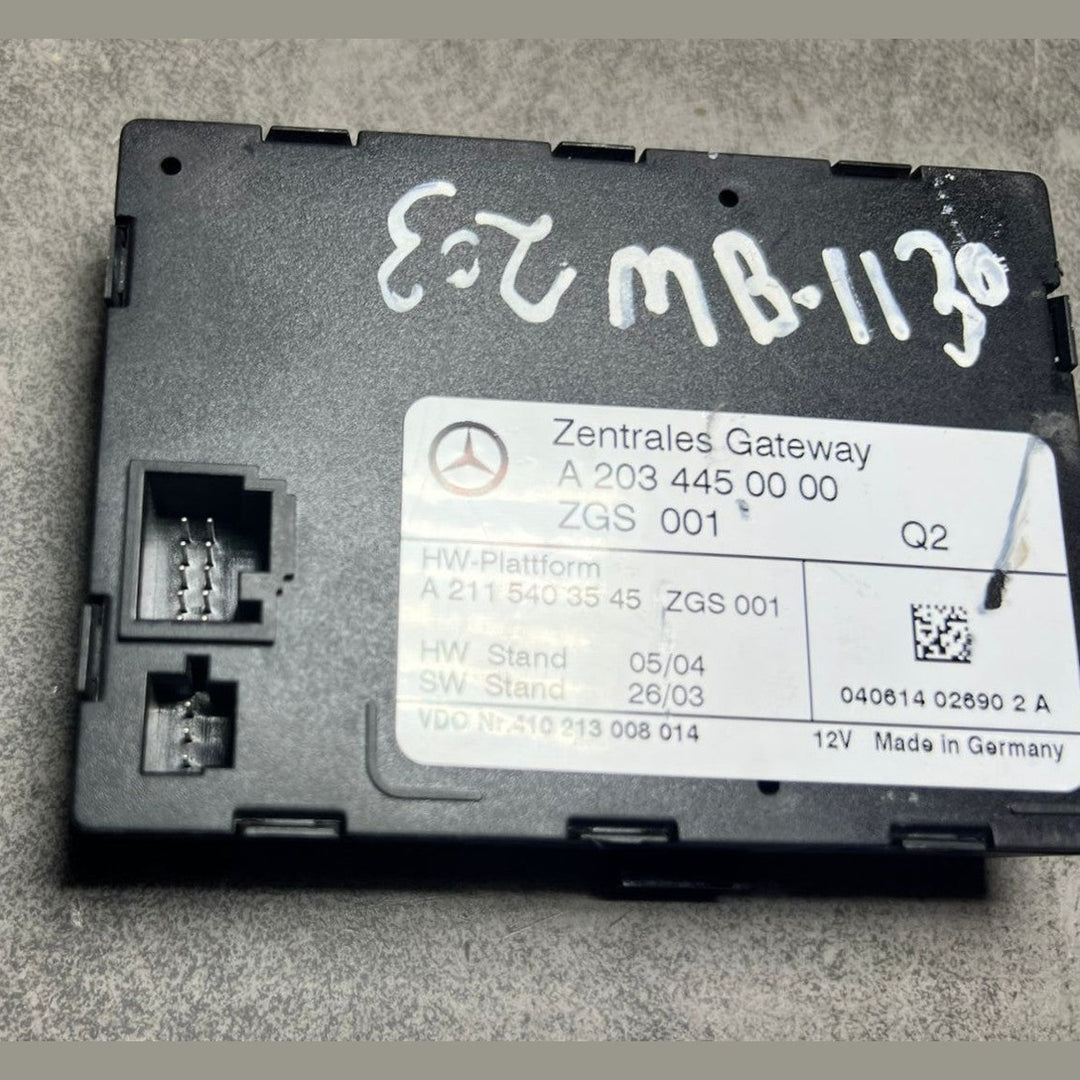 03-06 Mercedes W203 C-Class Central Gateway Control Module A203 4450000 OEM