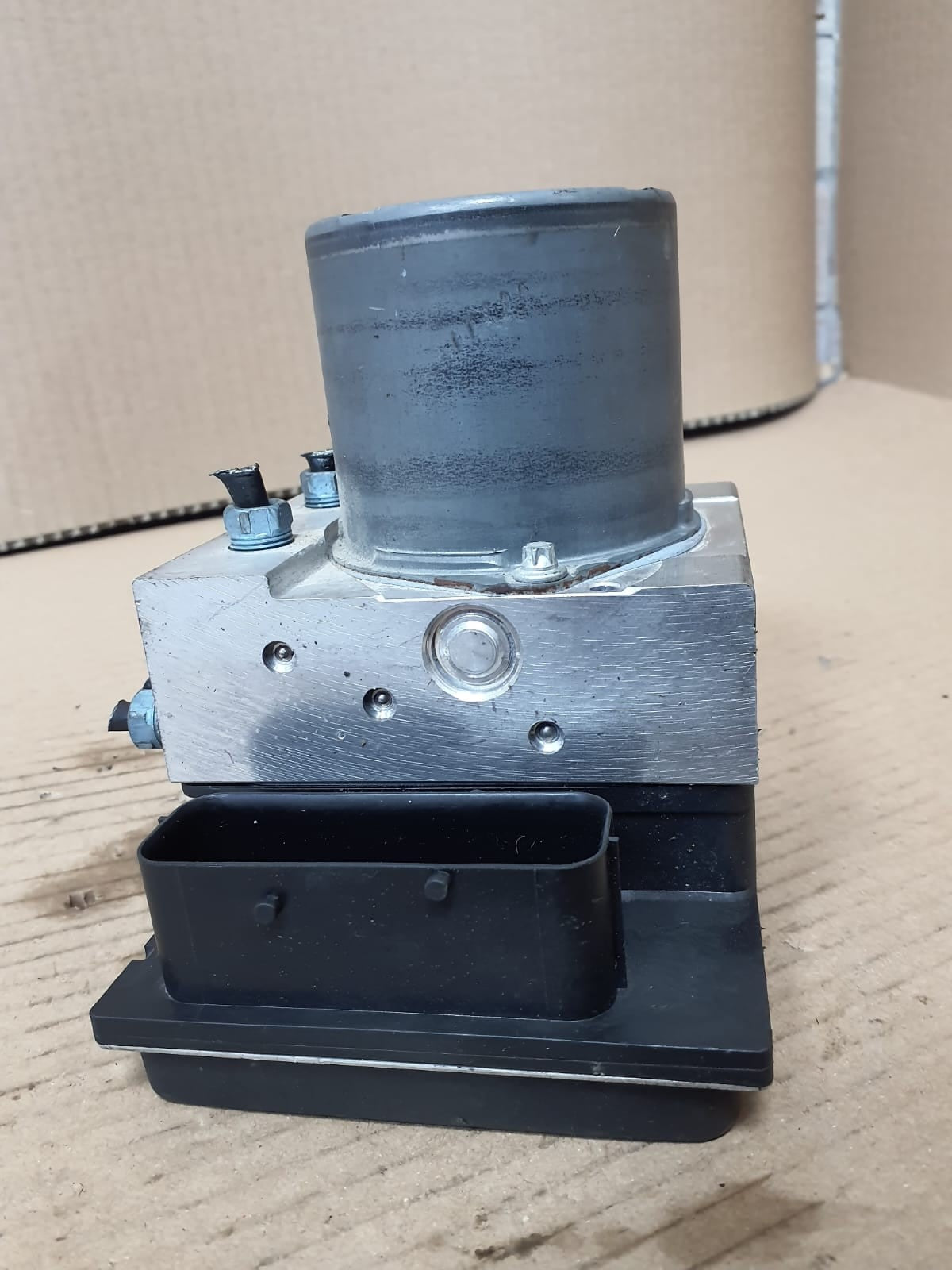 2012 BMW X1 E84 E90 2.0L Pre-LCI ABS ANTI LOCK BRAKE Pump Control Unit 6850226